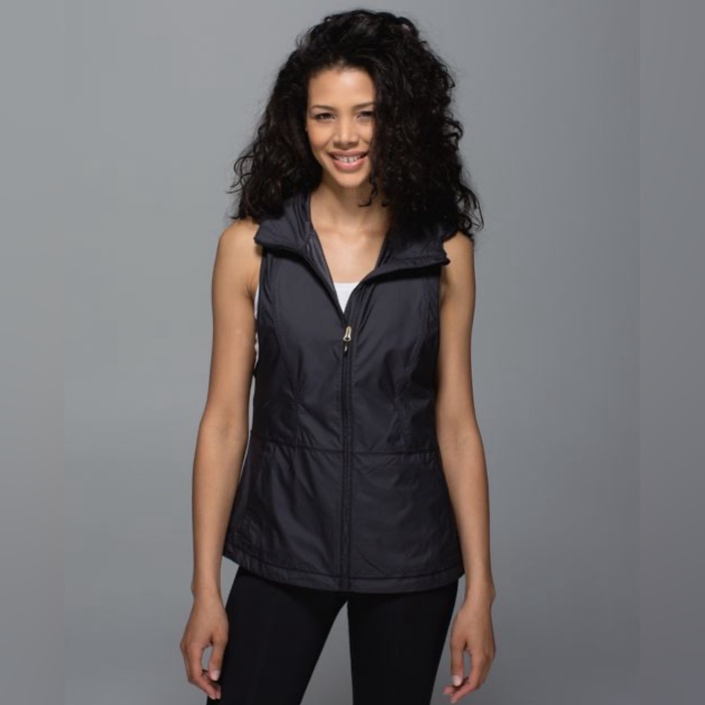 Lululemon Pack-It Vest Women’s 6 Black Mesh/Black stow-and-go hood
